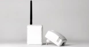 "WiFi extender" c'est simple et ça marche bien. 1